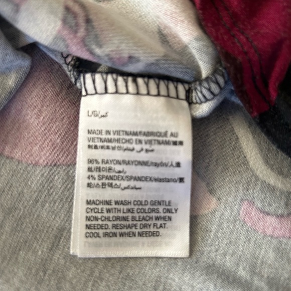 - Alfani top. Size Large short sleeve top. Pink shades and black.366 - Picture 5 of 7